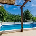 Tranquil With Pool * Gruda
