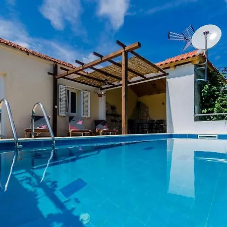 Tranquil With Pool Villa
