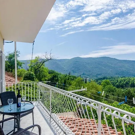 Villa Tranquil With Pool *