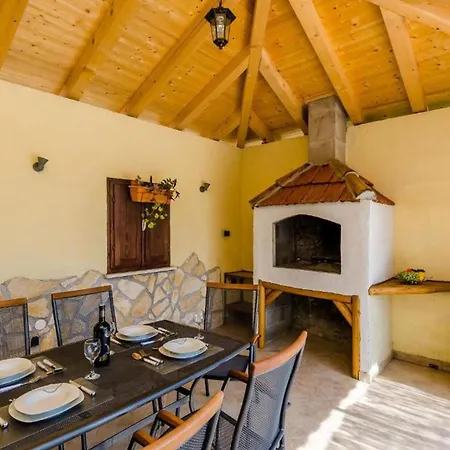 Tranquil With Pool *