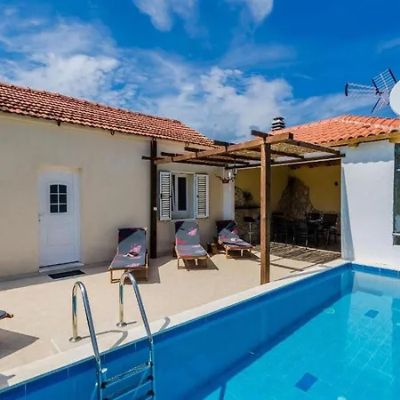 Tranquil With Pool * Gruda