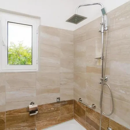 Tranquil With Pool *