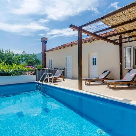 Tranquil With Pool Villa *