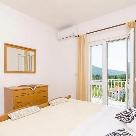 Tranquil With Pool * Gruda