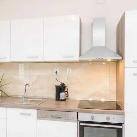 Tranquil With Pool * Gruda